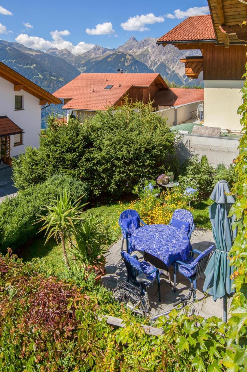 Haus Battlogg Lägenhet Bartholomäberg Exteriör bild